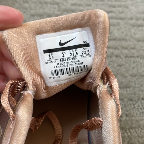 Nike Air Max Thea Rose Gold - Picture 7 of 7